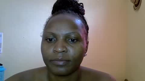 Snapshot of sweetzeal chatting on 05.17.26 sweetzeal online show from 05.17.26