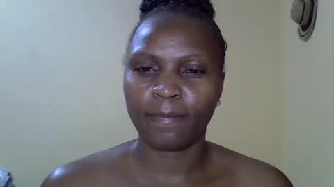 Snapshot of sweetzeal chatting on 05.18.26 sweetzeal online show from 05.18.26