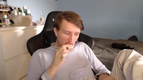 Snapshot of swetieecharmm chatting on 02.28.26 Cat online show from 02.28.26