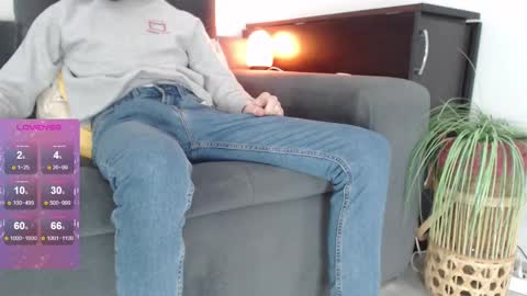 SwetLittleBoy4u online show from 12.12.24