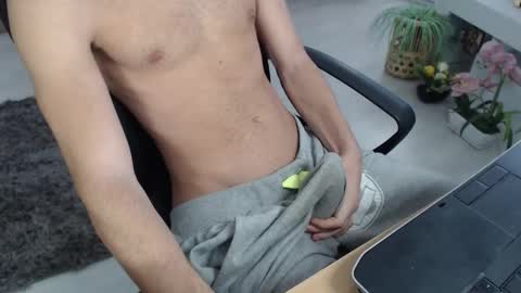 SwetLittleBoy4u online show from 09.18.25