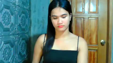 Snapshot of swettie_rhea chatting on 06.18.26 Rhea online show from 06.18.26
