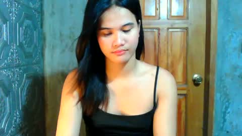Snapshot of swettie_rhea chatting on 06.28.26 Rhea online show from 06.28.26