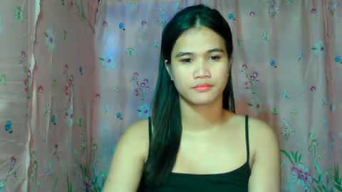 Snapshot of swettie_rhea chatting on 07.23.26 Rhea online show from 07.23.26