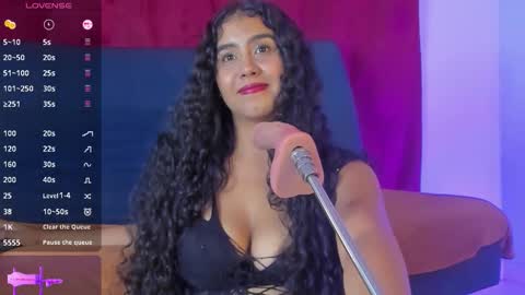 Snapshot of swetty_loverss chatting on 12.17.25 tina 3 online time from 9 to 4 online show from 12.17.25