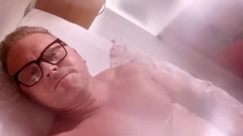 Snapshot of swingrstarr chatting on 12.03.24 Swingrstarr online show from 12.03.24