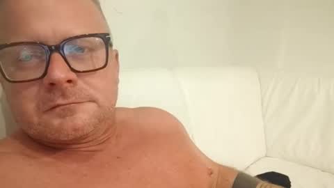 Snapshot of swingrstarr chatting on 12.19.24 Swingrstarr online show from 12.19.24