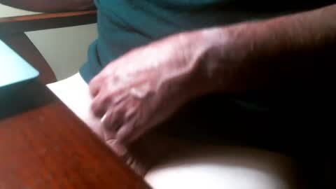 Snapshot of swizzle__stick chatting on 05.08.26 will jeffers online show from 05.08.26