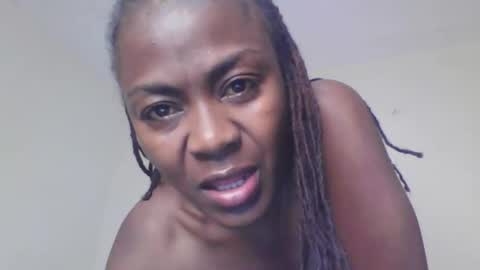 Snapshot of swtebony1 chatting on 04.30.26 ALICIA online show from 04.30.26