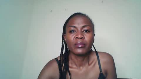 Snapshot of swtebony1 chatting on 05.27.26 ALICIA online show from 05.27.26