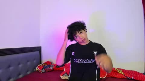 Snapshot of swwet_boy chatting on 09.23.25 swwet_boy online show from 09.23.25