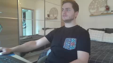 Snapshot of syl092 chatting on 02.09.25 syl092 online show from 02.09.25