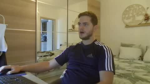 Snapshot of syl092 chatting on 10.15.25 syl092 online show from 10.15.25