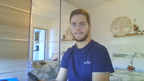 Snapshot of syl092 chatting on 10.24.25 syl092 online show from 10.24.25