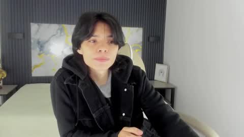 Snapshot of sylasfrost chatting on 11.25.25 sylasfrost online show from 11.25.25