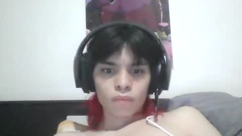 Snapshot of sylasfrost chatting on 12.17.25 sylasfrost online show from 12.17.25