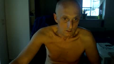 Snapshot of sylverstart92 chatting on 02.28.25 sylverstart92 online show from 02.28.25