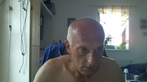 Snapshot of sylverstart92 chatting on 07.18.26 sylverstart92 online show from 07.18.26