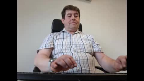 Snapshot of sympa_trique chatting on 09.17.25 sympa_trique online show from 09.17.25