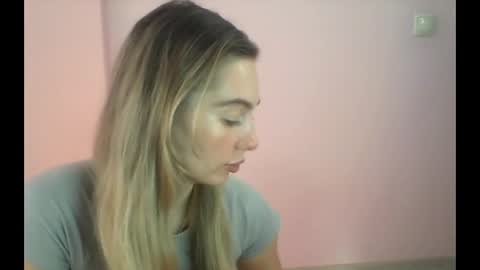 Snapshot of syrami chatting on 06.18.26 syrami online show from 06.18.26