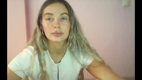 Snapshot of syrami chatting on 06.27.26 syrami online show from 06.27.26