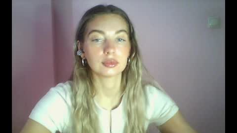 Snapshot of syrami chatting on 06.30.26 syrami online show from 06.30.26