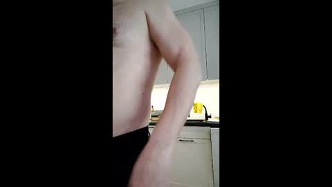 Snapshot of szybystek chatting on 03.04.26 black sofa online show from 03.04.26