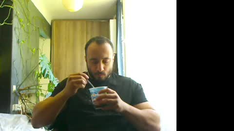 Snapshot of t_huracane chatting on 05.07.26 Huracane online show from 05.07.26