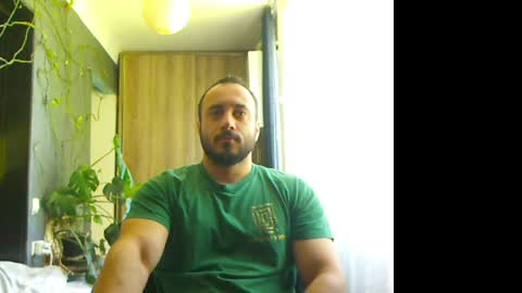 Snapshot of t_huracane chatting on 05.13.26 Huracane online show from 05.13.26