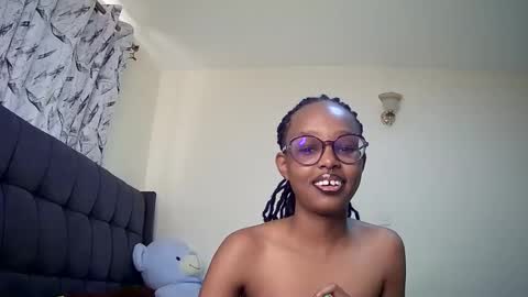 Snapshot of t_okyo chatting on 01.10.25 TOKYO online show from 01.10.25