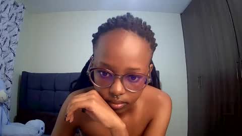 Snapshot of t_okyo chatting on 02.05.25 TOKYO online show from 02.05.25