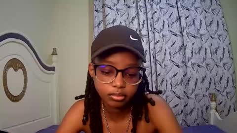 Snapshot of t_okyo chatting on 03.04.25 TOKYO online show from 03.04.25