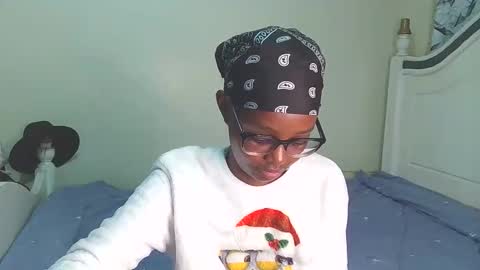 Snapshot of t_okyo chatting on 09.18.25 TOKYO online show from 09.18.25