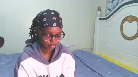 Snapshot of t_okyo chatting on 09.19.25 TOKYO online show from 09.19.25