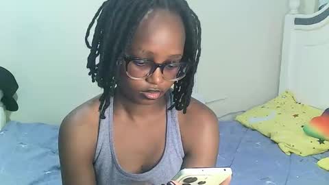 Snapshot of t_okyo chatting on 10.19.25 TOKYO online show from 10.19.25