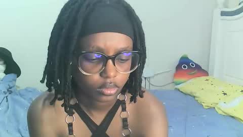 Snapshot of t_okyo chatting on 10.21.25 TOKYO online show from 10.21.25