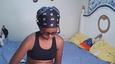 Snapshot of t_okyo chatting on 11.12.25 TOKYO online show from 11.12.25