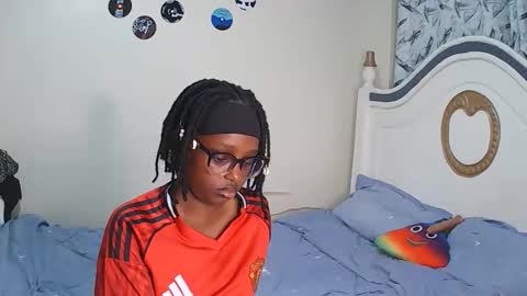 Snapshot of t_okyo chatting on 11.13.25 TOKYO online show from 11.13.25