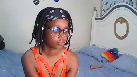 Snapshot of t_okyo chatting on 11.14.25 TOKYO online show from 11.14.25