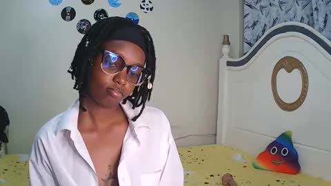 Snapshot of t_okyo chatting on 11.24.25 TOKYO online show from 11.24.25