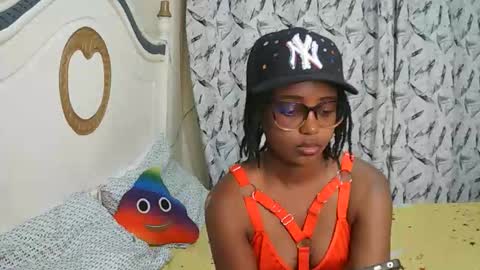 Snapshot of t_okyo chatting on 02.09.26 TOKYO online show from 02.09.26