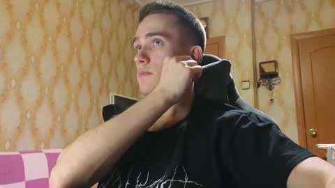 Snapshot of taakanyoko chatting on 10.19.25 Urahara online show from 10.19.25