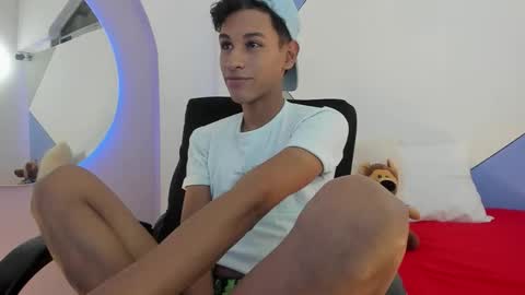 Tashi00 online show from 02.25.26