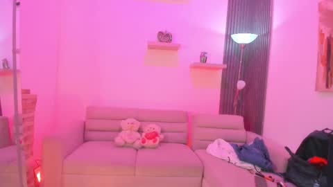 Tahiela  online show from 01.14.26