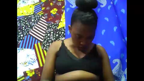 Snapshot of tahiriniah chatting on 11.03.25 tahiriniah online show from 11.03.25