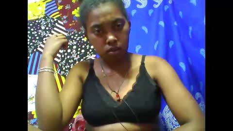 Snapshot of tahiriniah chatting on 11.04.25 tahiriniah online show from 11.04.25