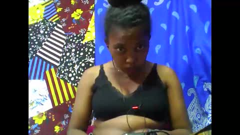 Snapshot of tahiriniah chatting on 11.07.25 tahiriniah online show from 11.07.25