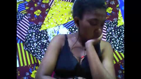 Snapshot of tahiriniah chatting on 11.13.25 tahiriniah online show from 11.13.25