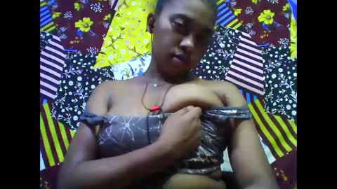 Snapshot of tahiriniah chatting on 11.23.25 tahiriniah online show from 11.23.25