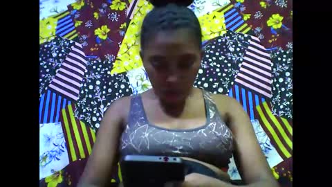 Snapshot of tahiriniah chatting on 11.24.25 tahiriniah online show from 11.24.25